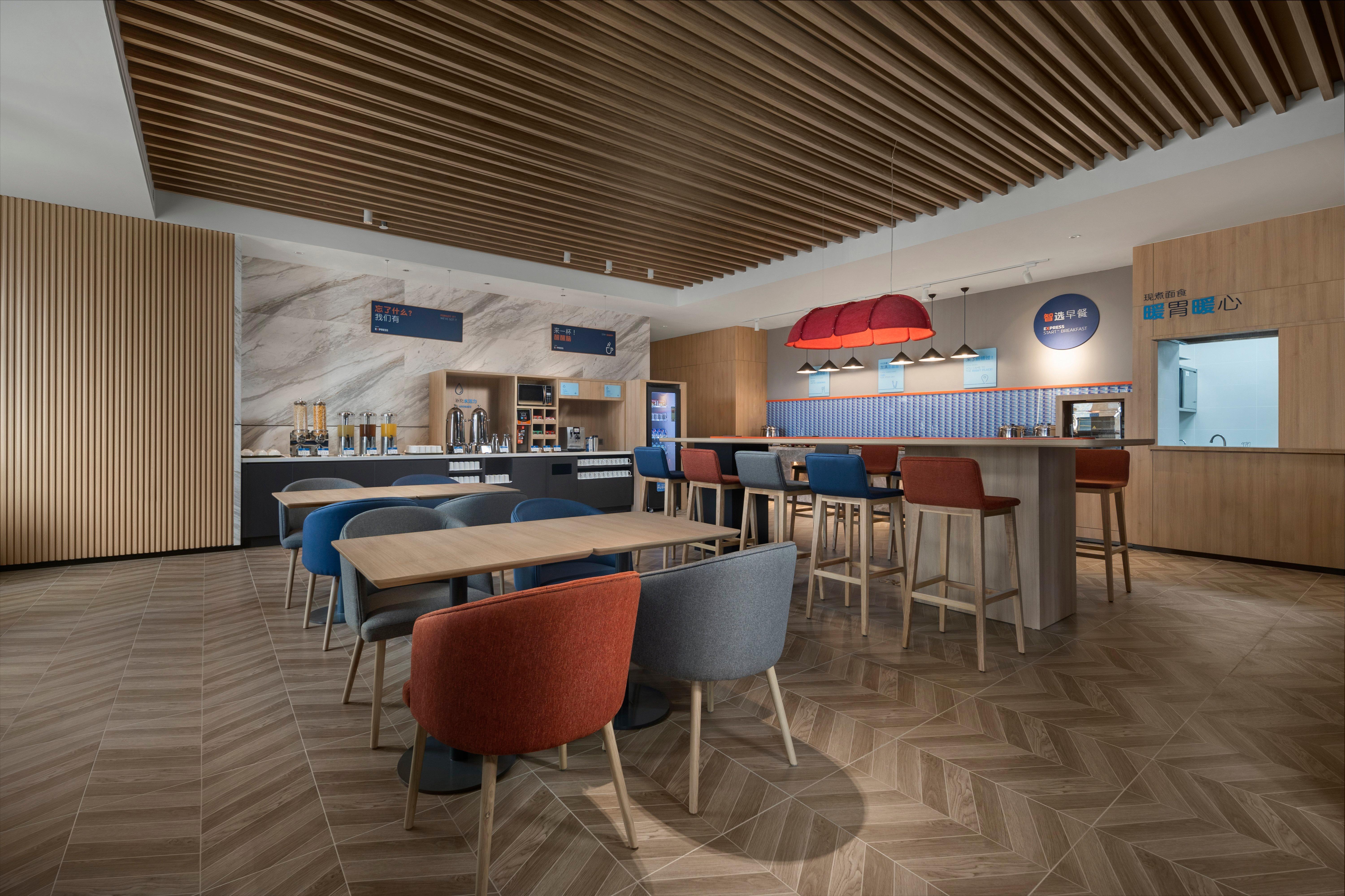 Holiday Inn Express Nanchang Riverside By Ihg Exterior foto